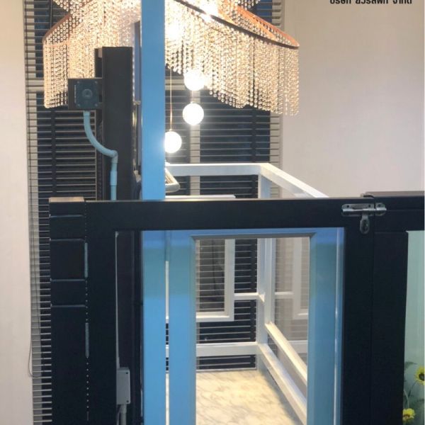 ผลงานติดตั้งลิฟท์บ้านแบบครึ่งตัว 