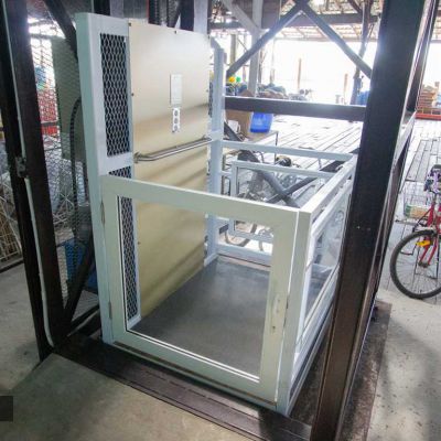 ผลงานการติดตั้งลิฟท์บ้านแบบครึ่งท่อน ที่ จังหวัดตรัง