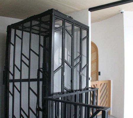 ผลงานติดตั้งลิฟท์บ้าน 4 ชั้น ที่ Pannana Hostel