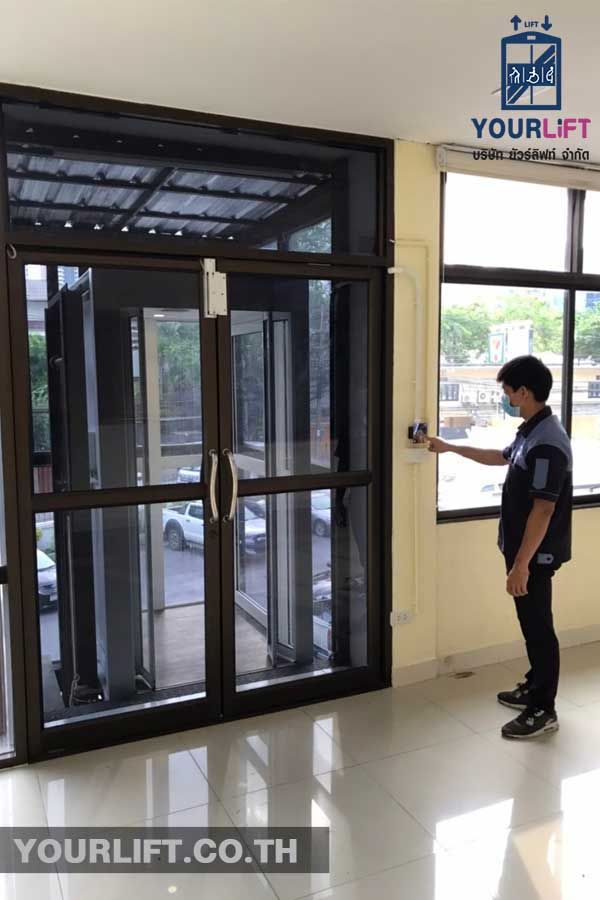 ผลงานการติดตั้งลิฟท์บ้านรุ่นมาตรฐาน ที่ กรุงเทพฯ (สาทร)