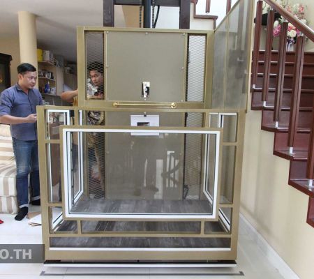 ผลงานลิฟท์บ้านแบบครึ่งท่อน ที่ กรุงเทพฯ วัชรพล