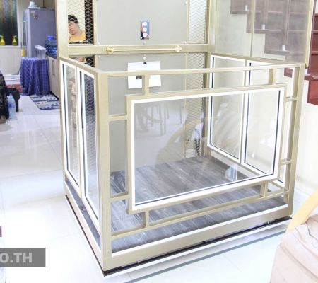 ลิฟท์ครึ่งท่อนสำหรับรถเข็นผู้พิการ