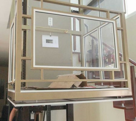 ลิฟท์ครึ่งท่อนสำหรับรถเข็นผู้พิการ